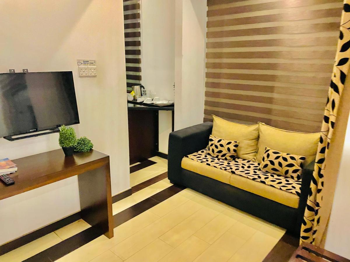 8 Plus Motels Negombo Exterior foto