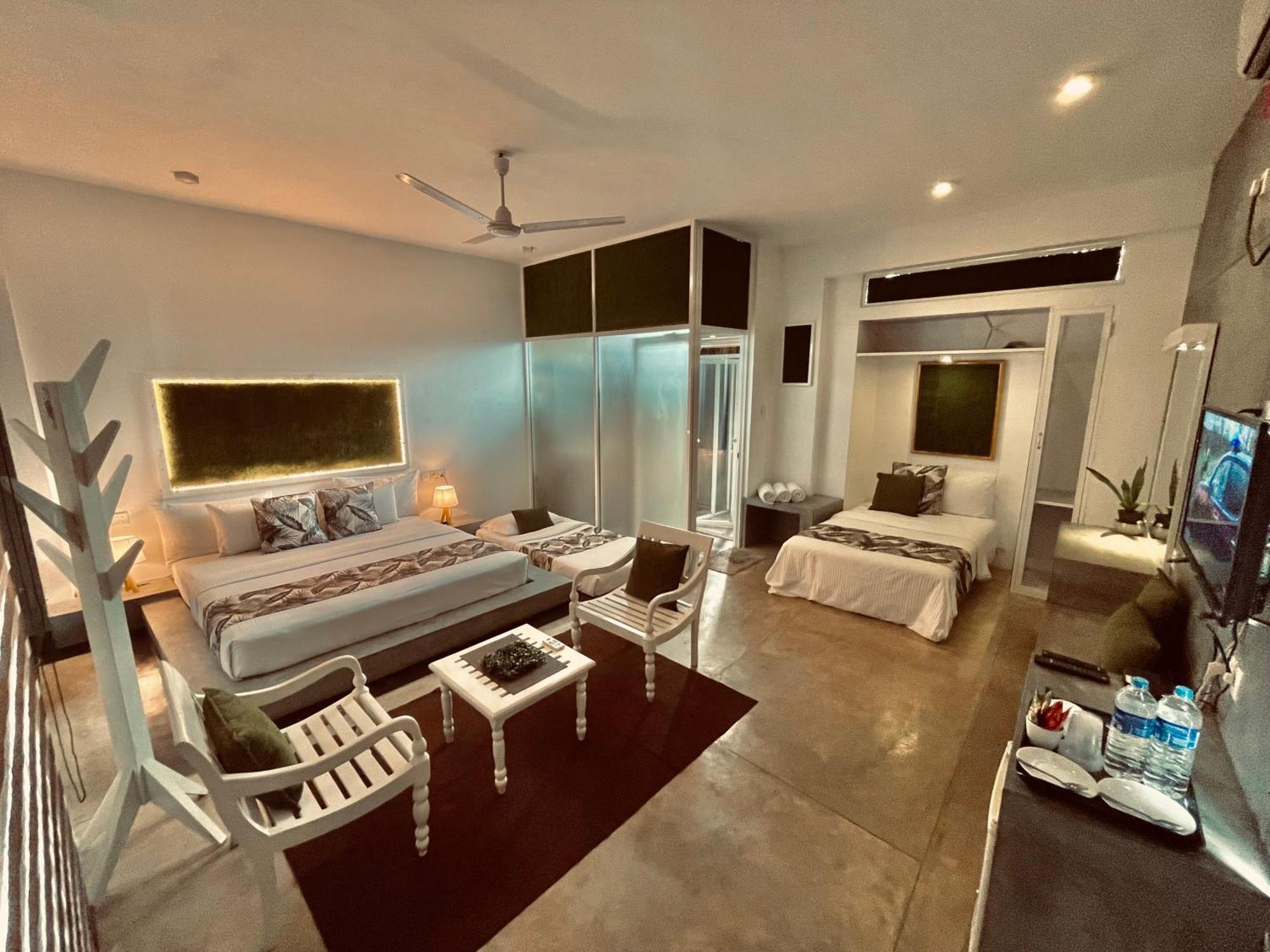 8 Plus Motels Negombo Exterior foto
