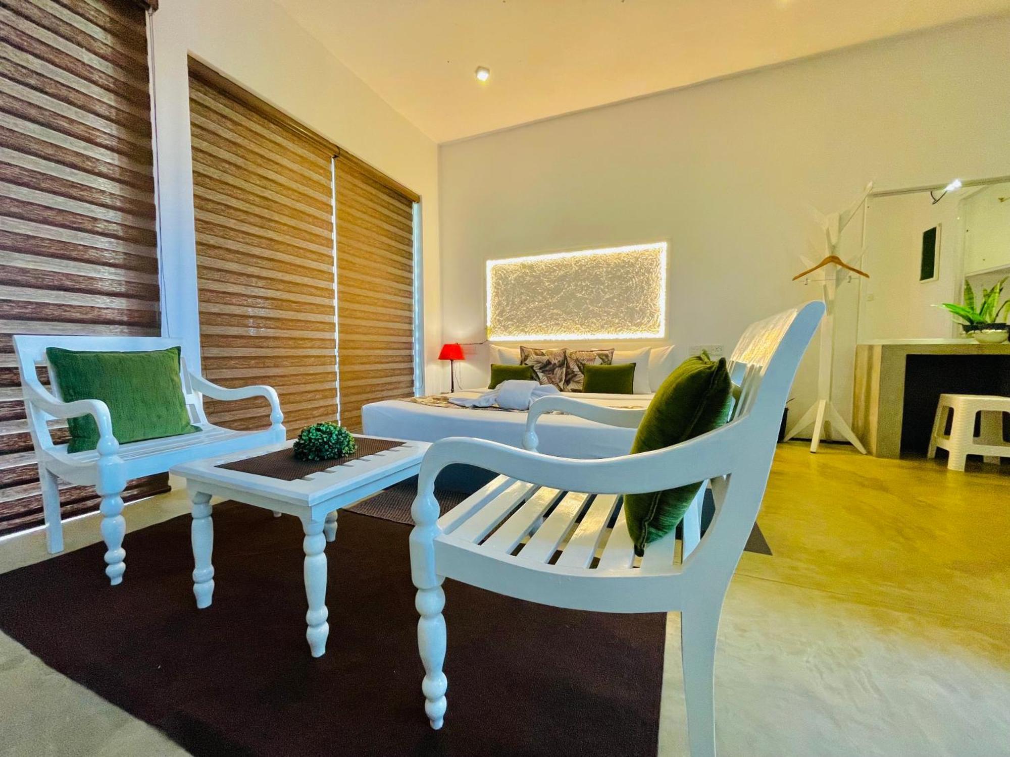 8 Plus Motels Negombo Exterior foto